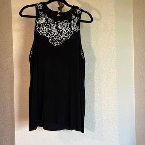 Torrid tank with white detailing size 0